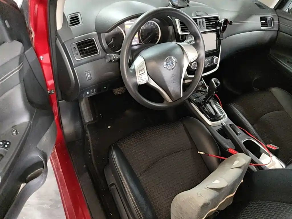 Nissan Tiida — миниатюра 16