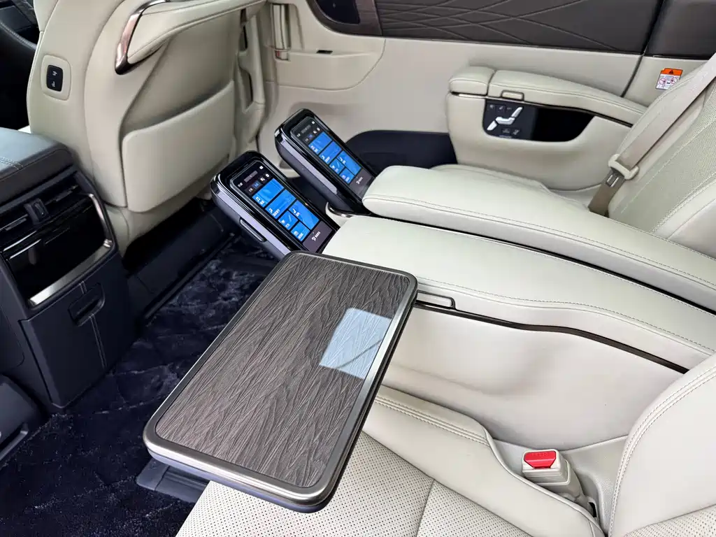 Toyota Vellfire — миниатюра 9