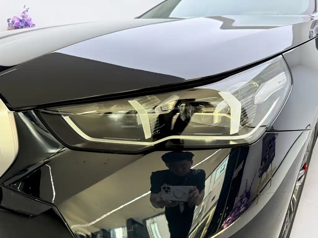 BMW 5 Series — миниатюра 5