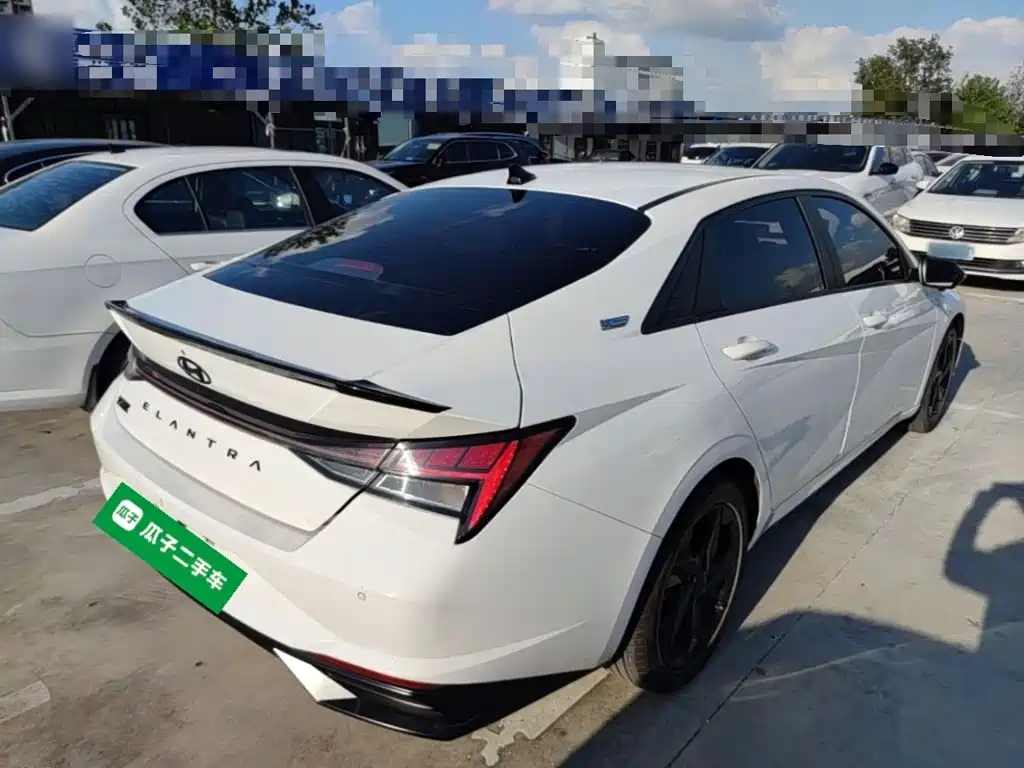 Hyundai Elantra — миниатюра 7