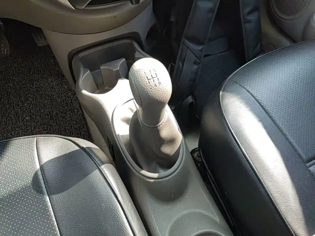 Nissan Sunny — миниатюра 14