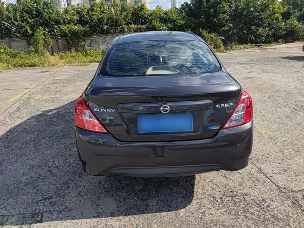 Nissan Sunny — миниатюра 6