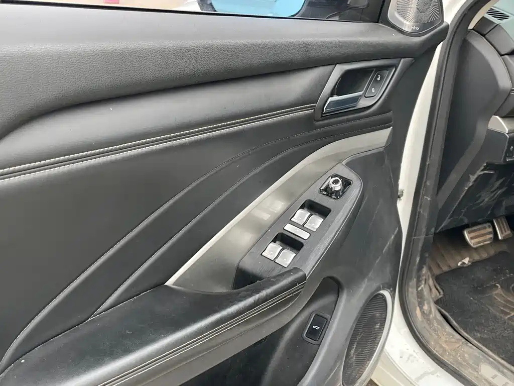 WEI PAI WEI BRAND VV6