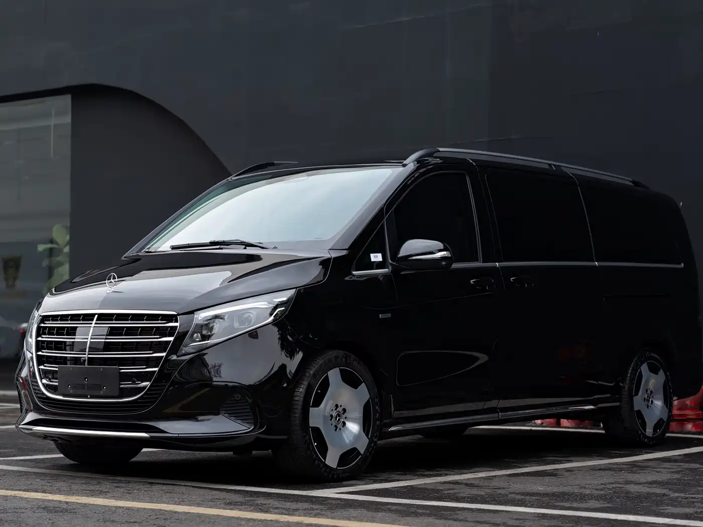 奔驰V级 2024款 V 300 L 长轴距豪华版 2024