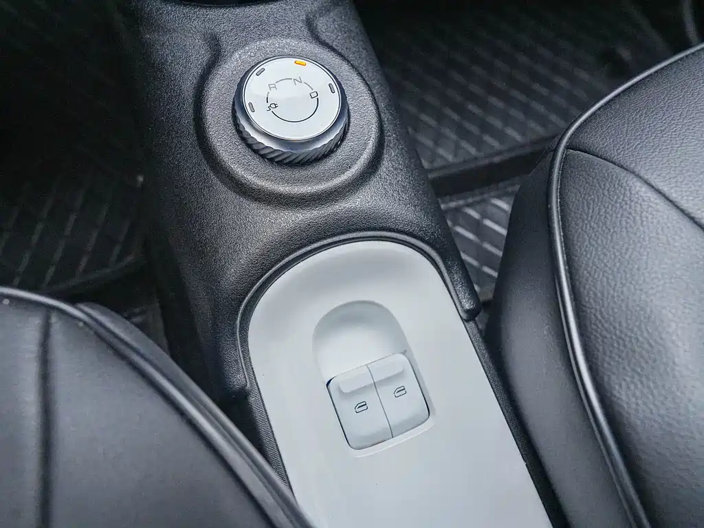Wuling MINIEV — миниатюра 9
