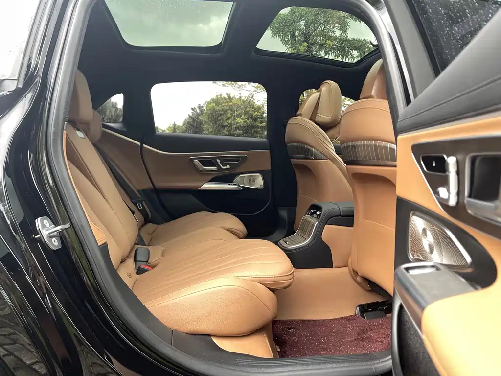 Mercedes-Benz E-Class — миниатюра 15