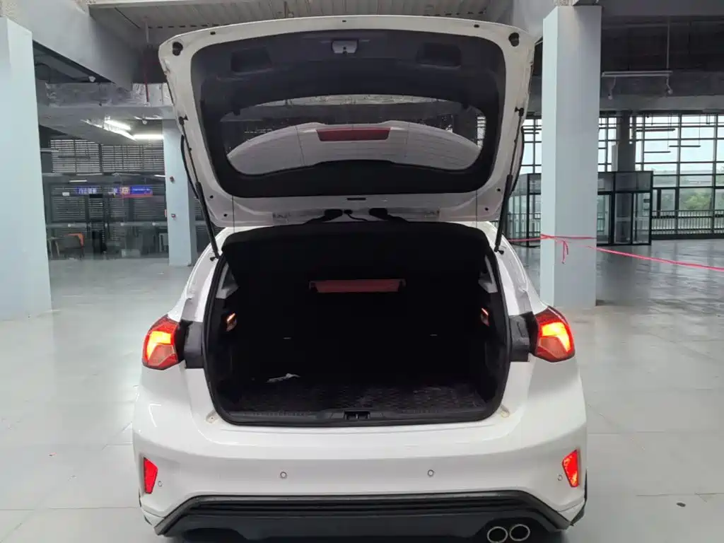 Ford Focus — миниатюра 15