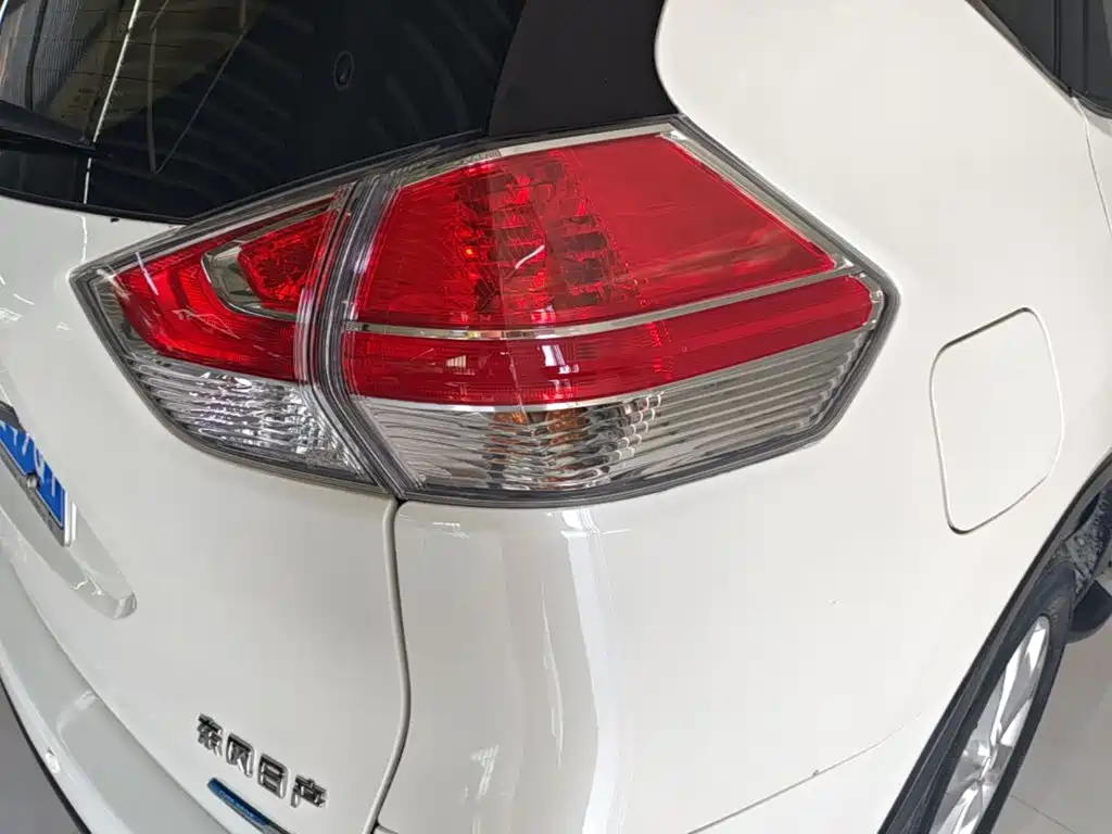 Nissan X-Trail — миниатюра 8
