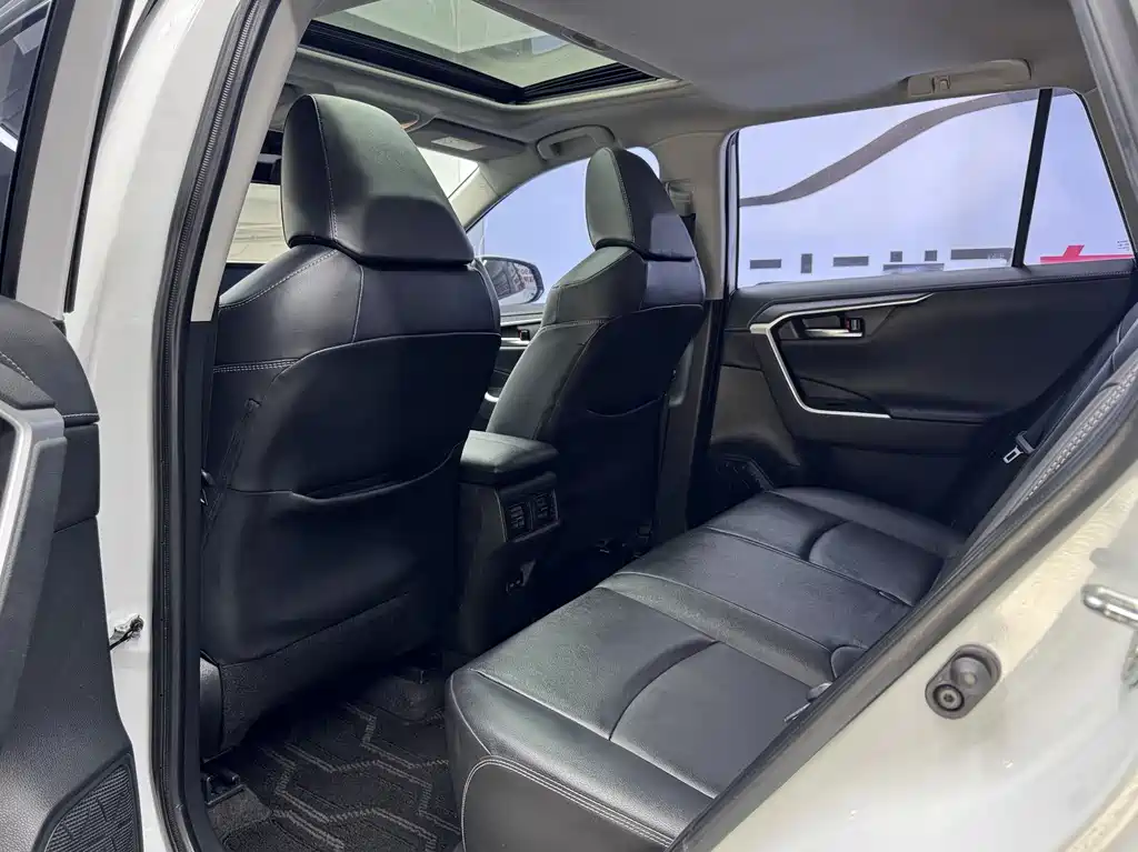 TOYOTA RAV4 RONGFANG