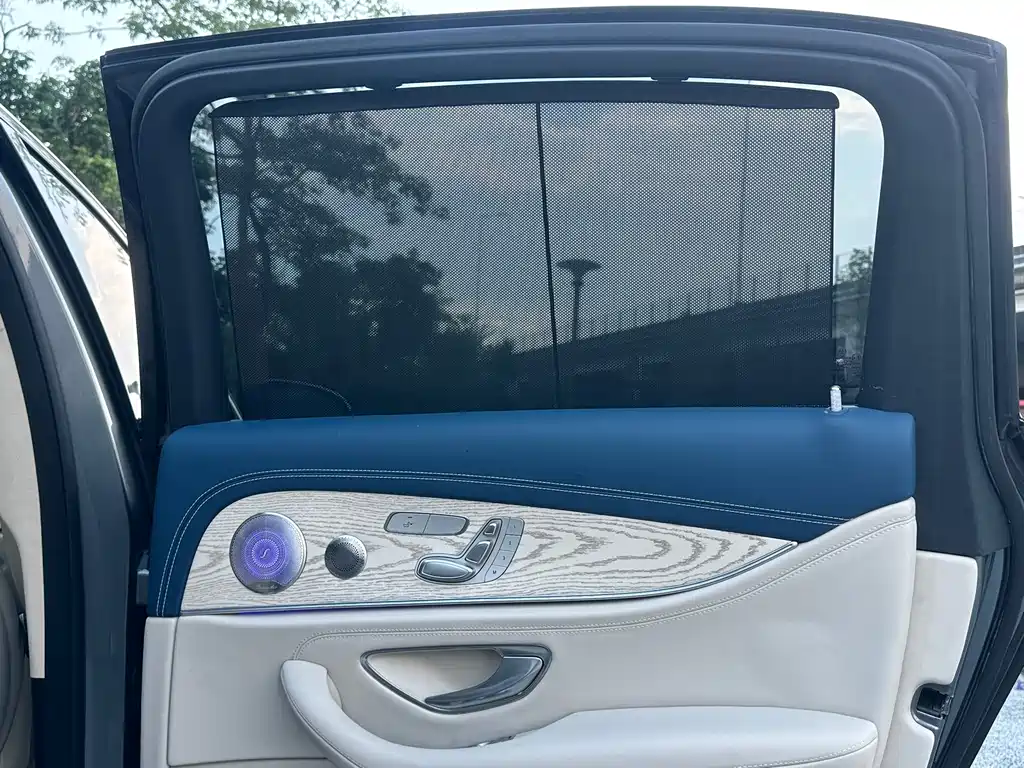Mercedes-Benz E-Class — миниатюра 13