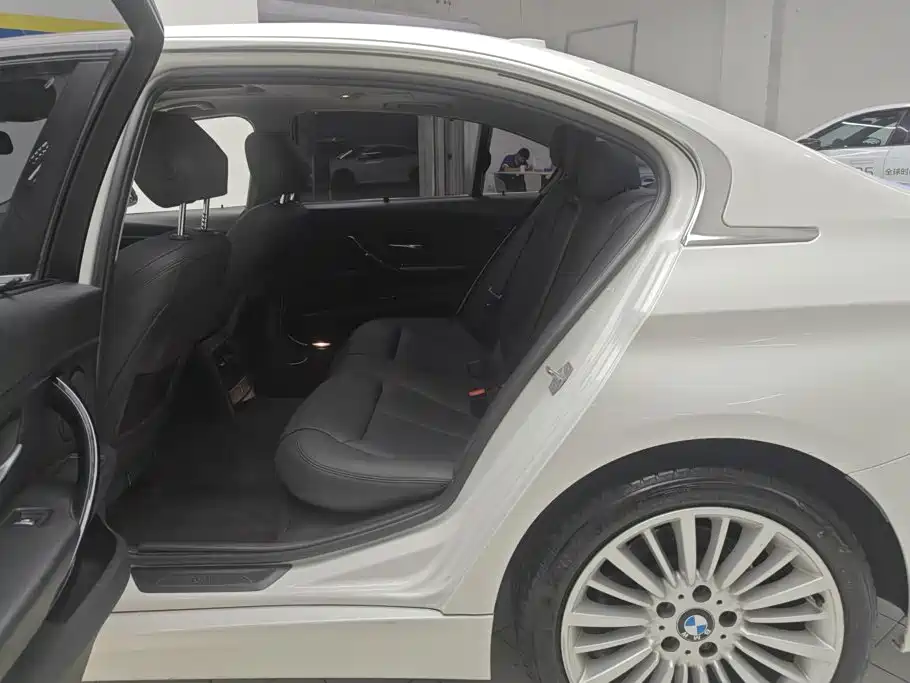 BMW 3 Series — миниатюра 11