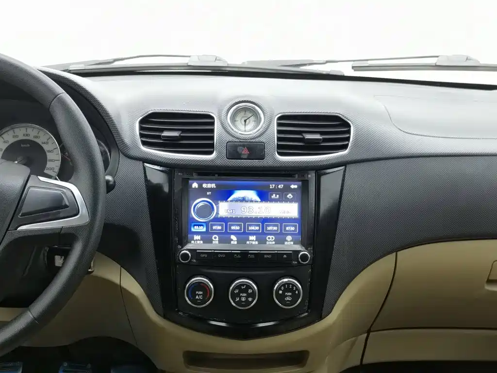 Wuling Hongguang — миниатюра 12