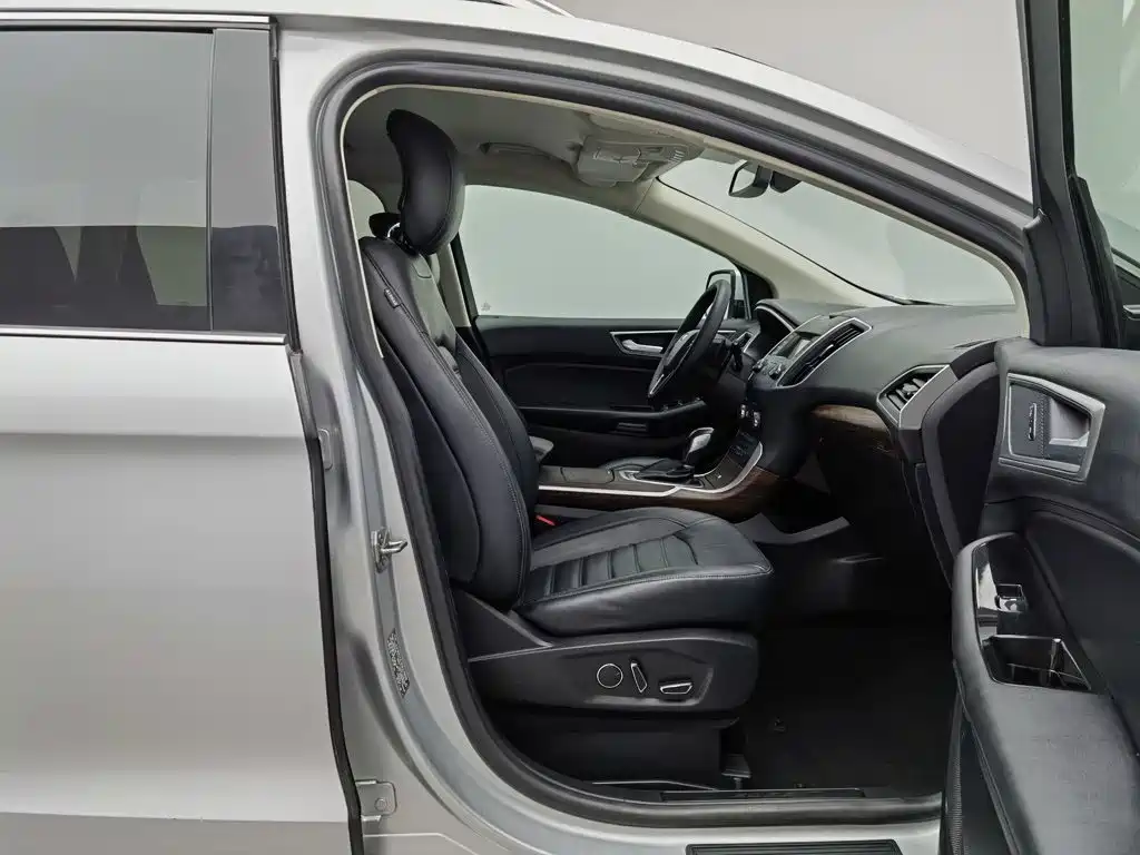 Ford Edge — миниатюра 23