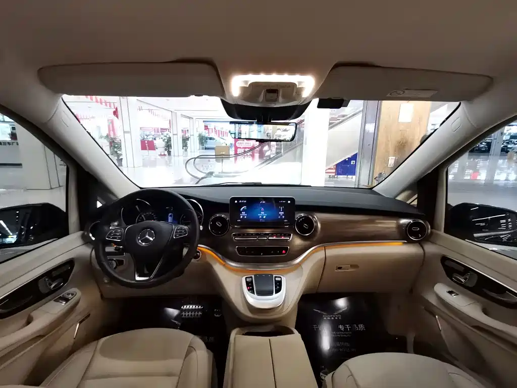 Mercedes-Benz V-Class — миниатюра 11