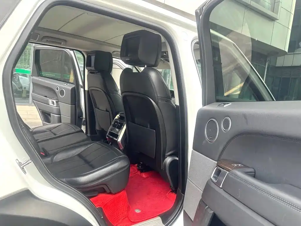 Land Rover Sport PHEV — миниатюра 6