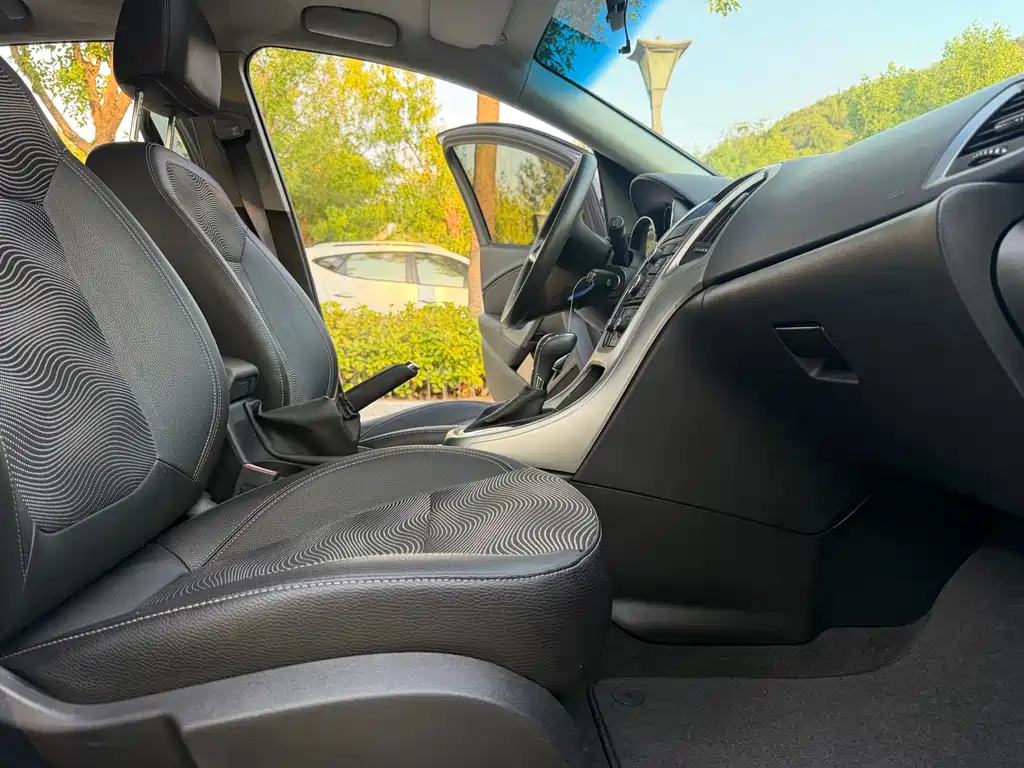 Buick Excelle — миниатюра 9