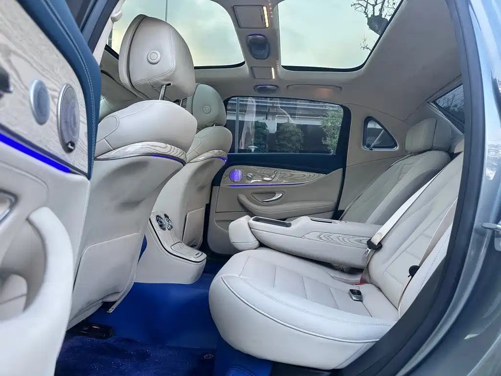 Mercedes-Benz E-Class — миниатюра 18