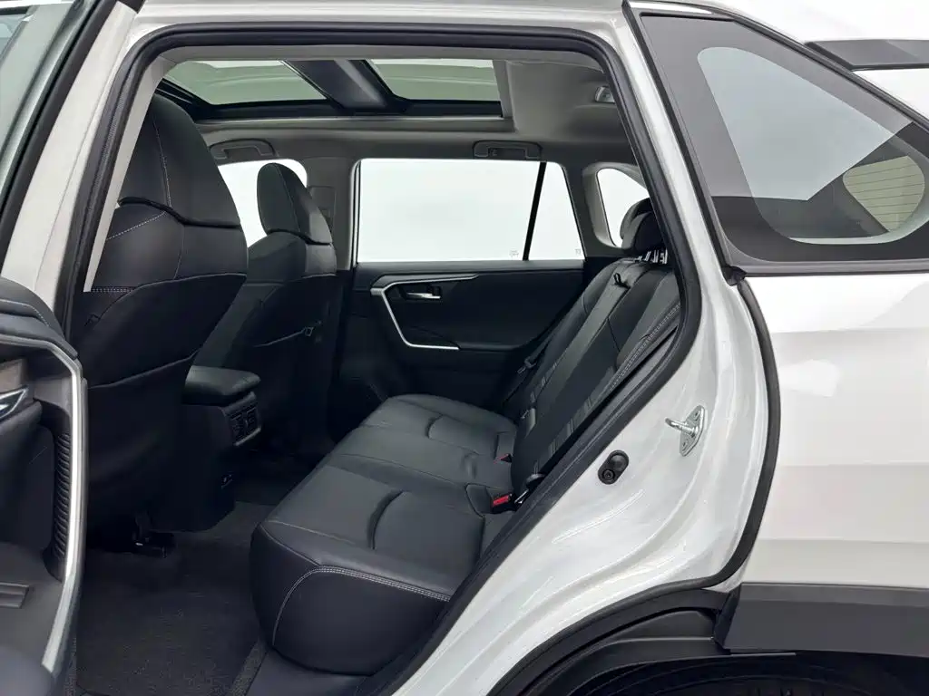 Toyota RAV4 — миниатюра 20