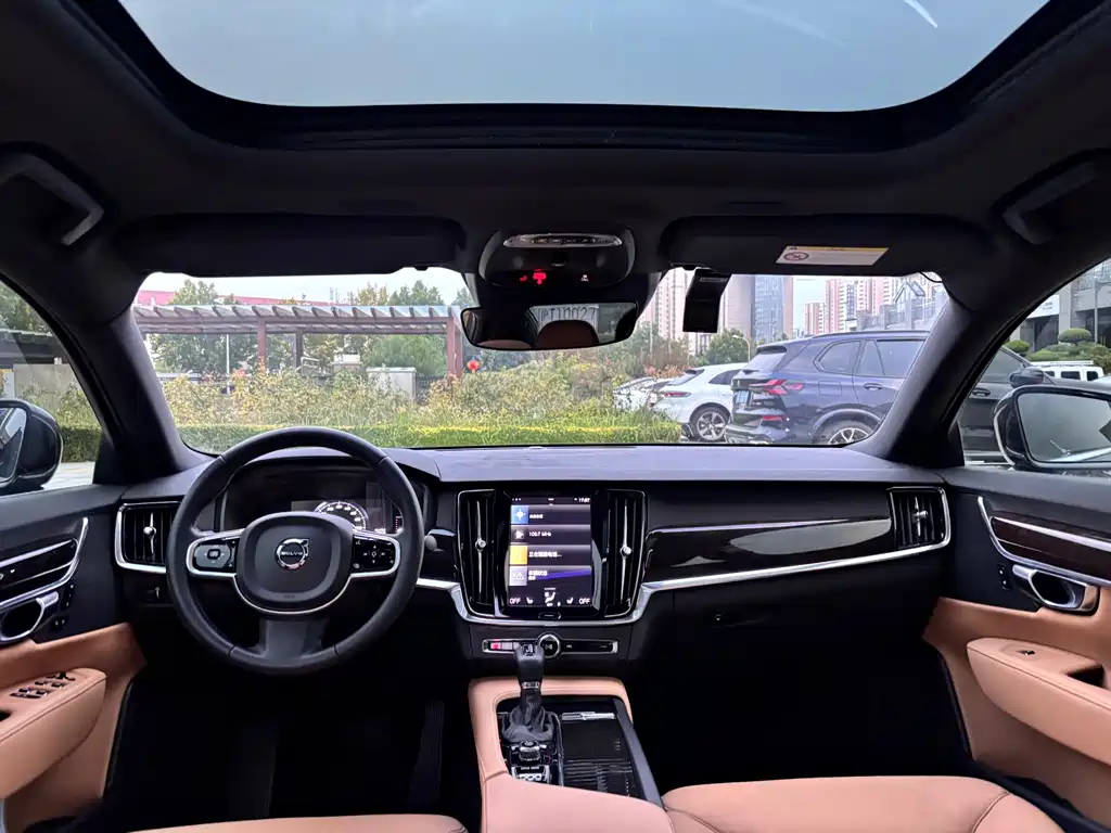 Volvo S90 — миниатюра 15