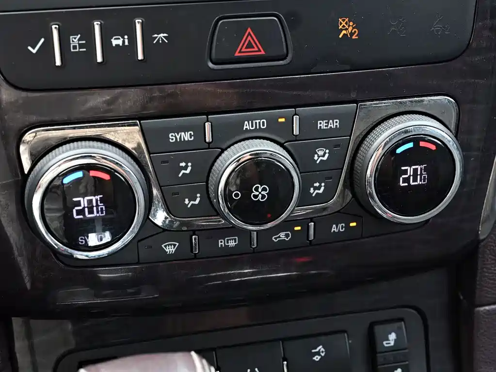 Buick Enclave — миниатюра 13