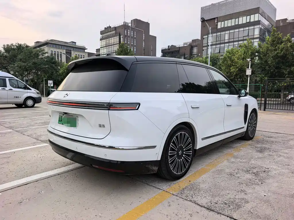 NIO ES8 — миниатюра 10