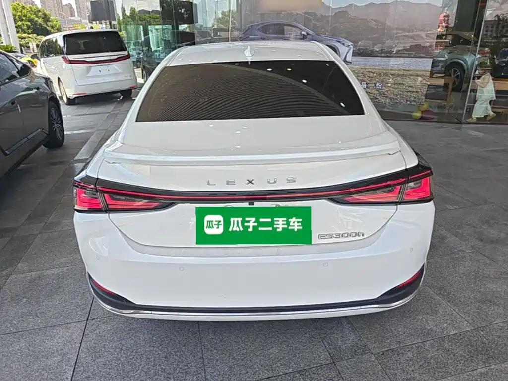 Lexus ES — миниатюра 6