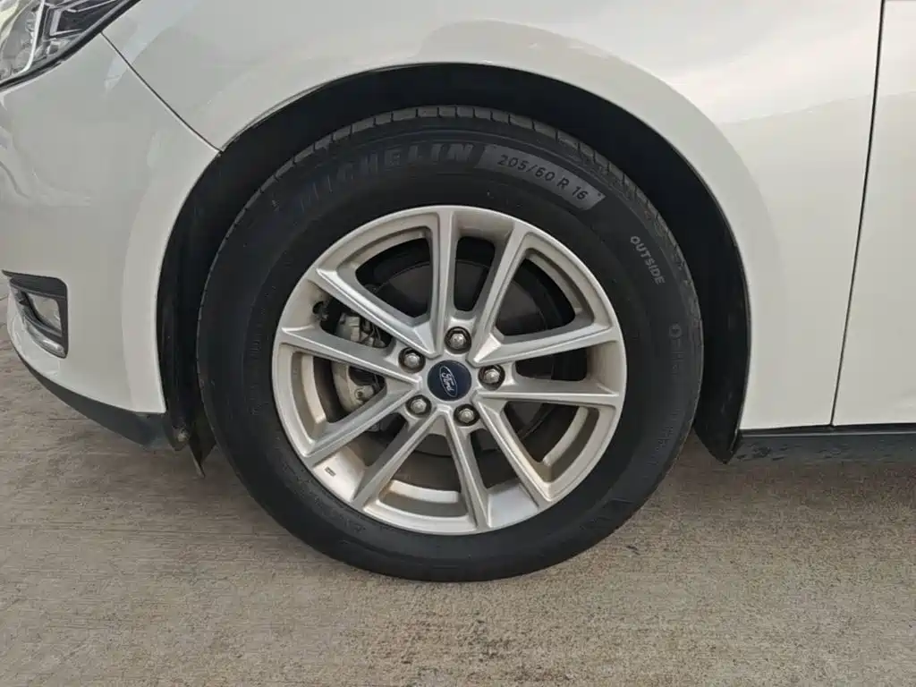 Ford Focus — миниатюра 23