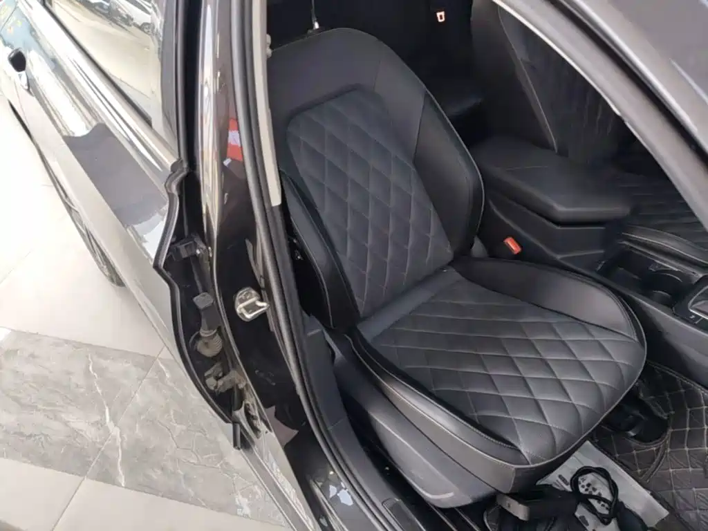Volkswagen Sagitar — миниатюра 25