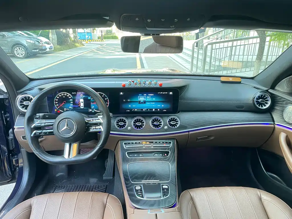 Mercedes-Benz E-Class (Import) — миниатюра 8
