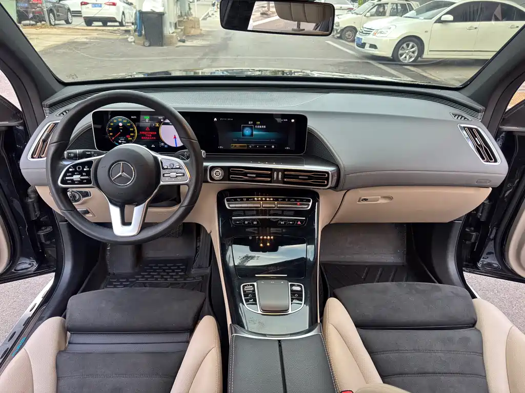 Mercedes-Benz EQC — миниатюра 9