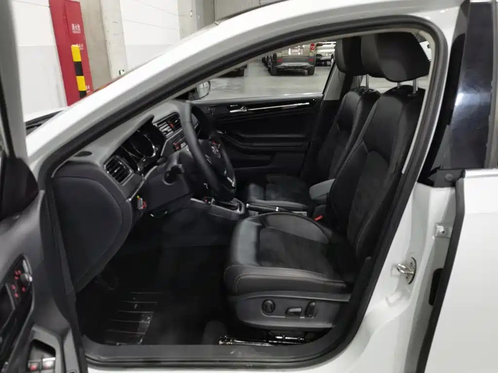 Volkswagen Sagitar — миниатюра 10