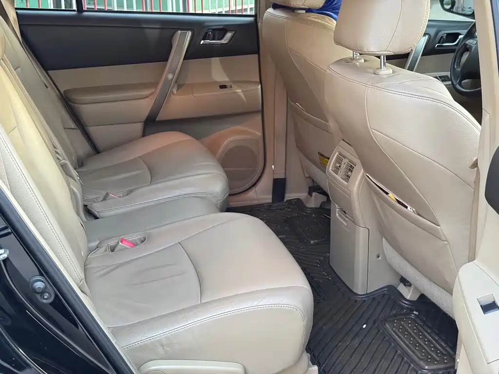 Toyota Highlander — миниатюра 9
