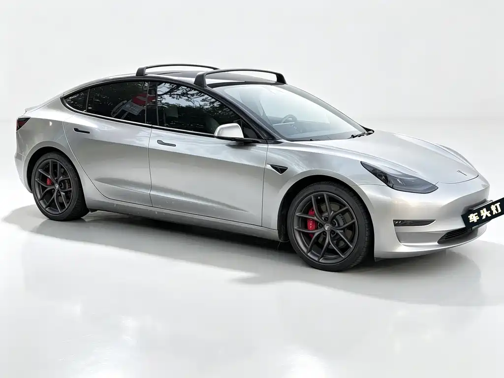 Tesla Model 3 — миниатюра 3