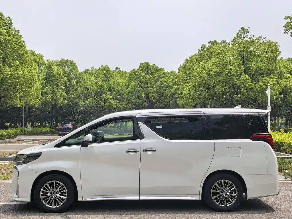 Toyota Alphard 2021 2.5L Premium