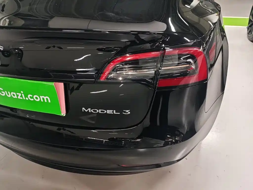 Tesla Model 3 — миниатюра 8