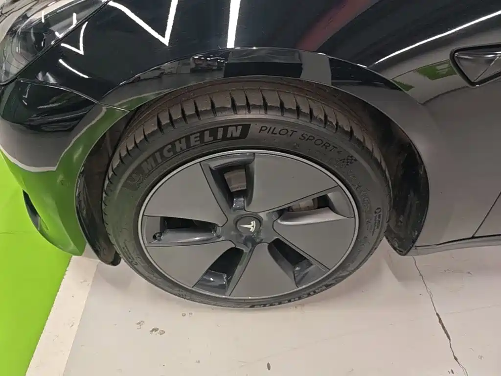 Tesla Model 3 — миниатюра 23