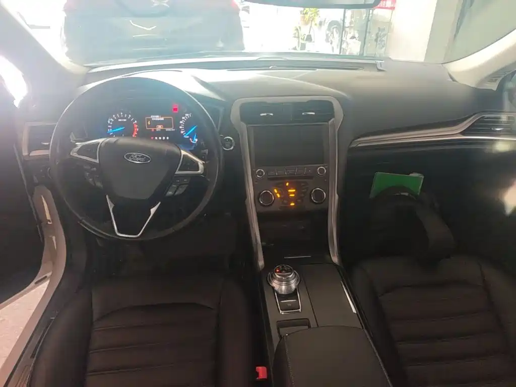 Ford Mondeo — миниатюра 10