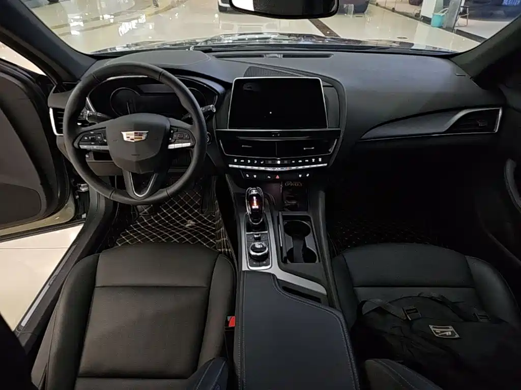 Cadillac CT5 — миниатюра 10