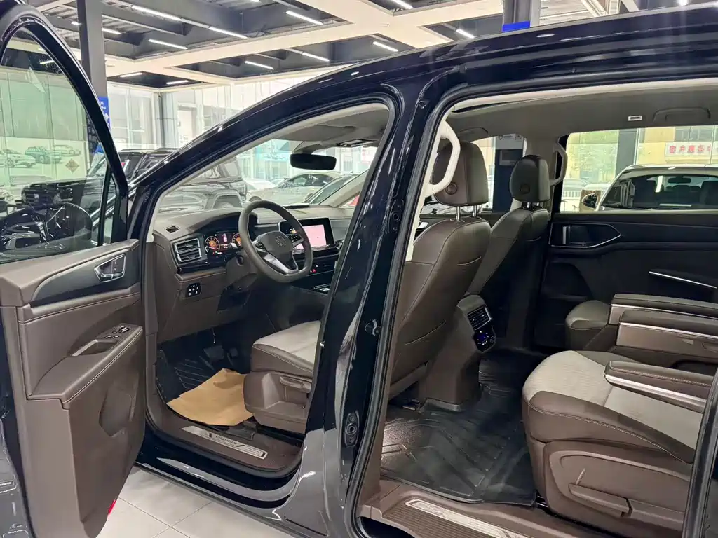 Volkswagen Viloran — миниатюра 5