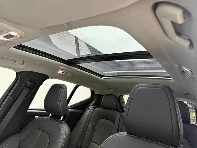 Volvo XC40 — миниатюра 12