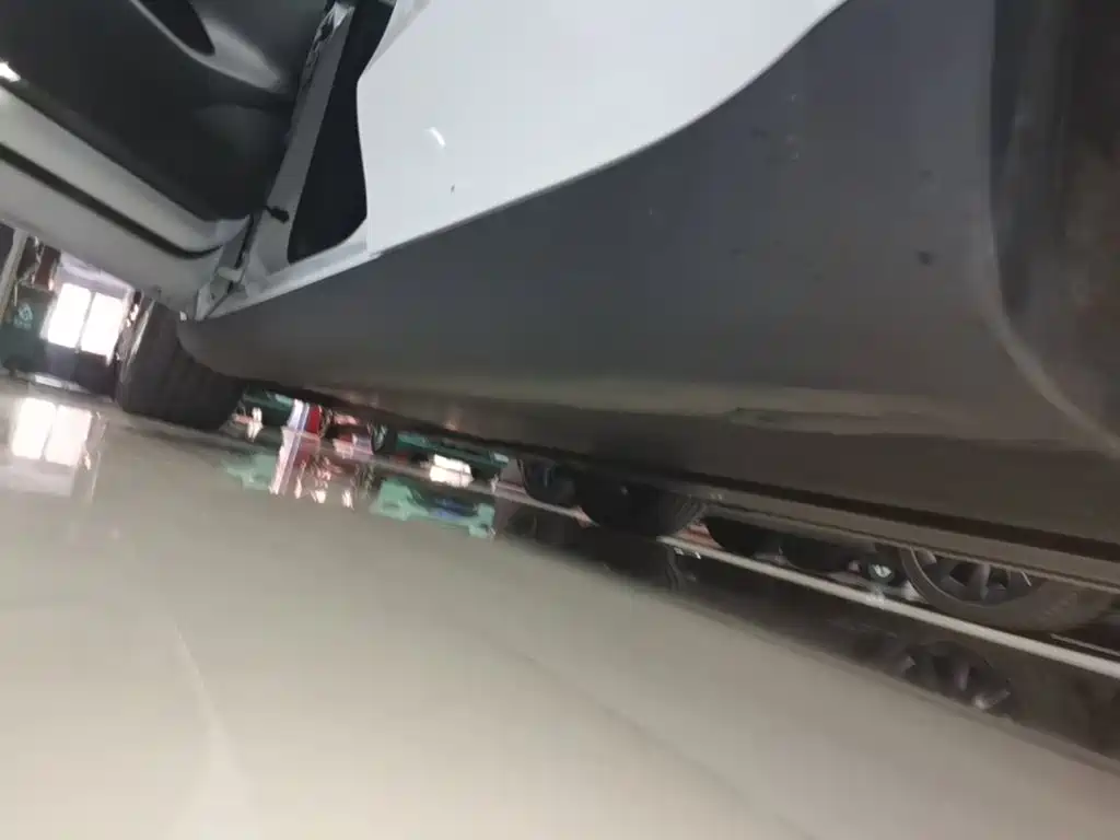 Tesla Model Y — миниатюра 22