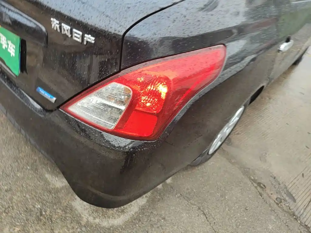 Nissan Sunny — миниатюра 8