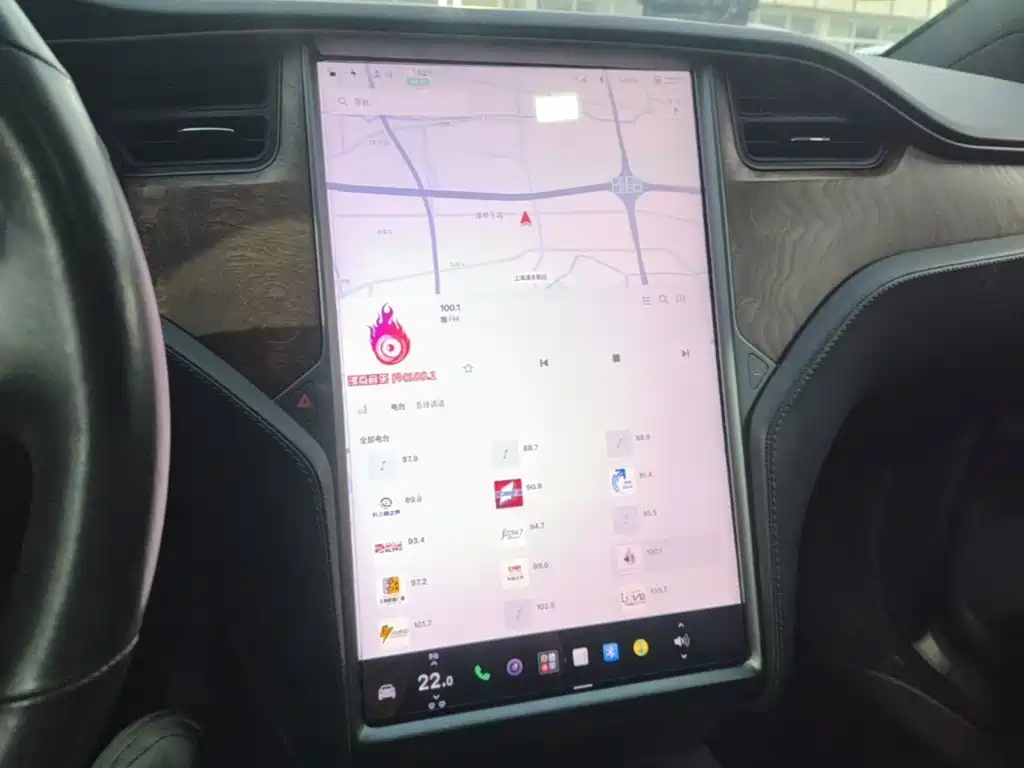 Tesla Model X — миниатюра 13