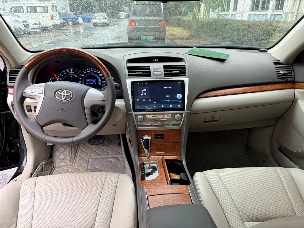 Toyota Camry — миниатюра 6
