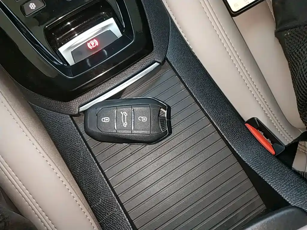 Peugeot 408 — миниатюра 9
