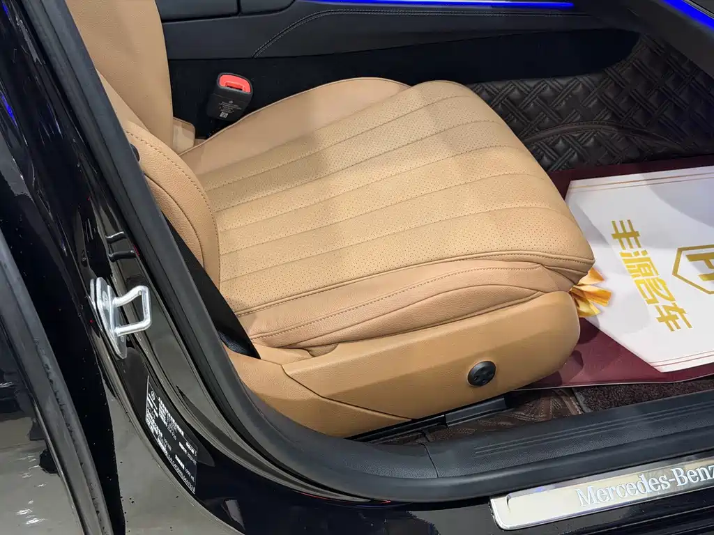 Mercedes-Benz E-Class — миниатюра 8