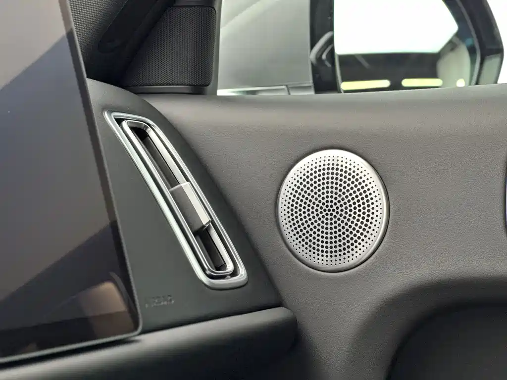 Li Auto Li L9 — миниатюра 16