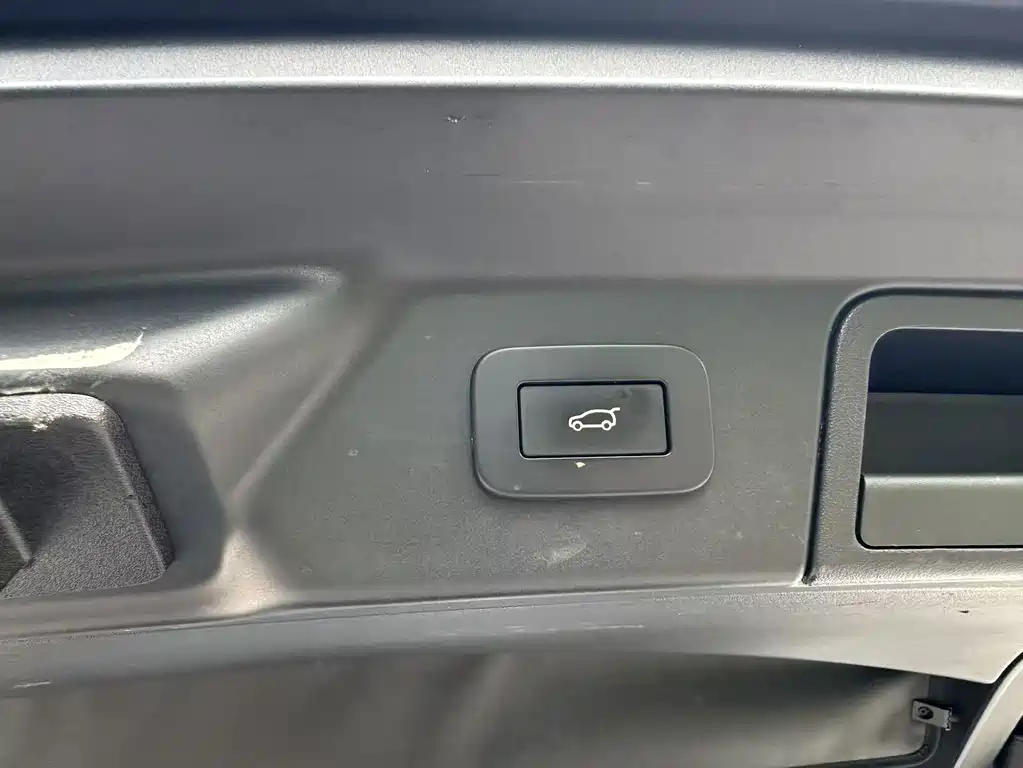 Land Rover Velar — миниатюра 39