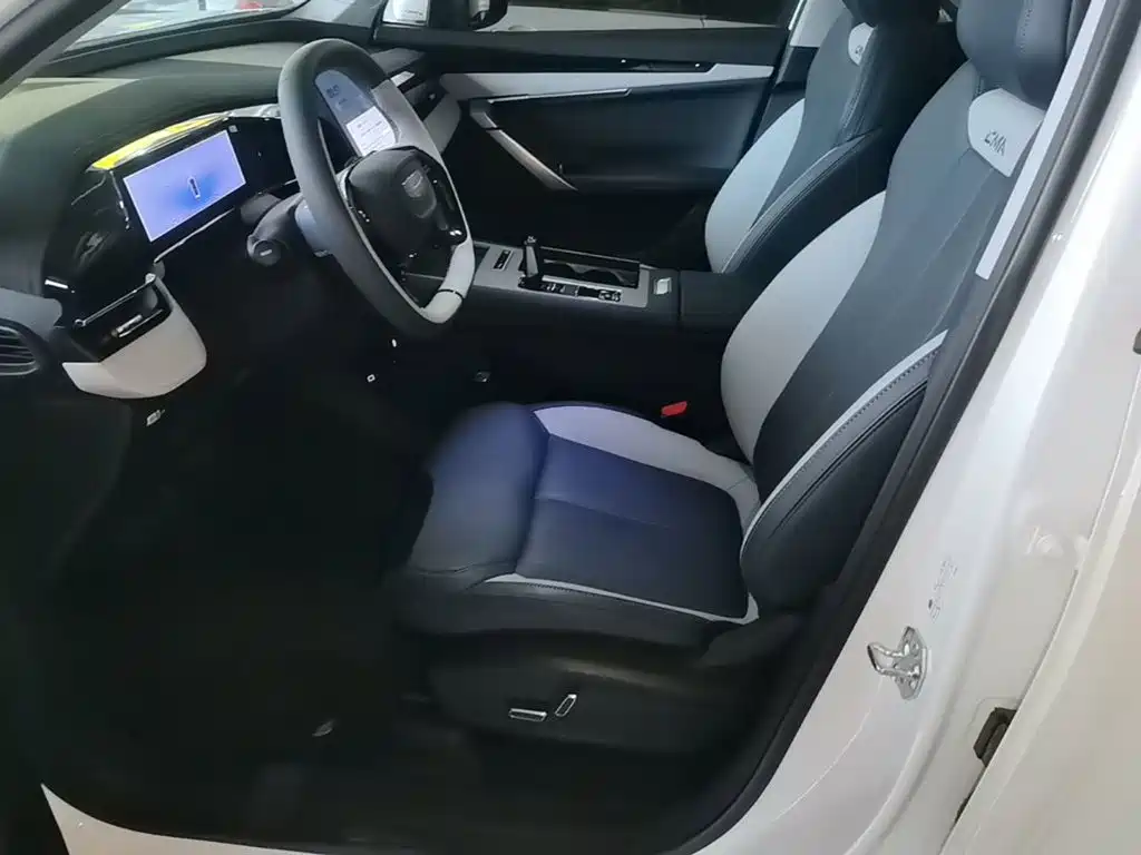 Geely Boyue L — миниатюра 15