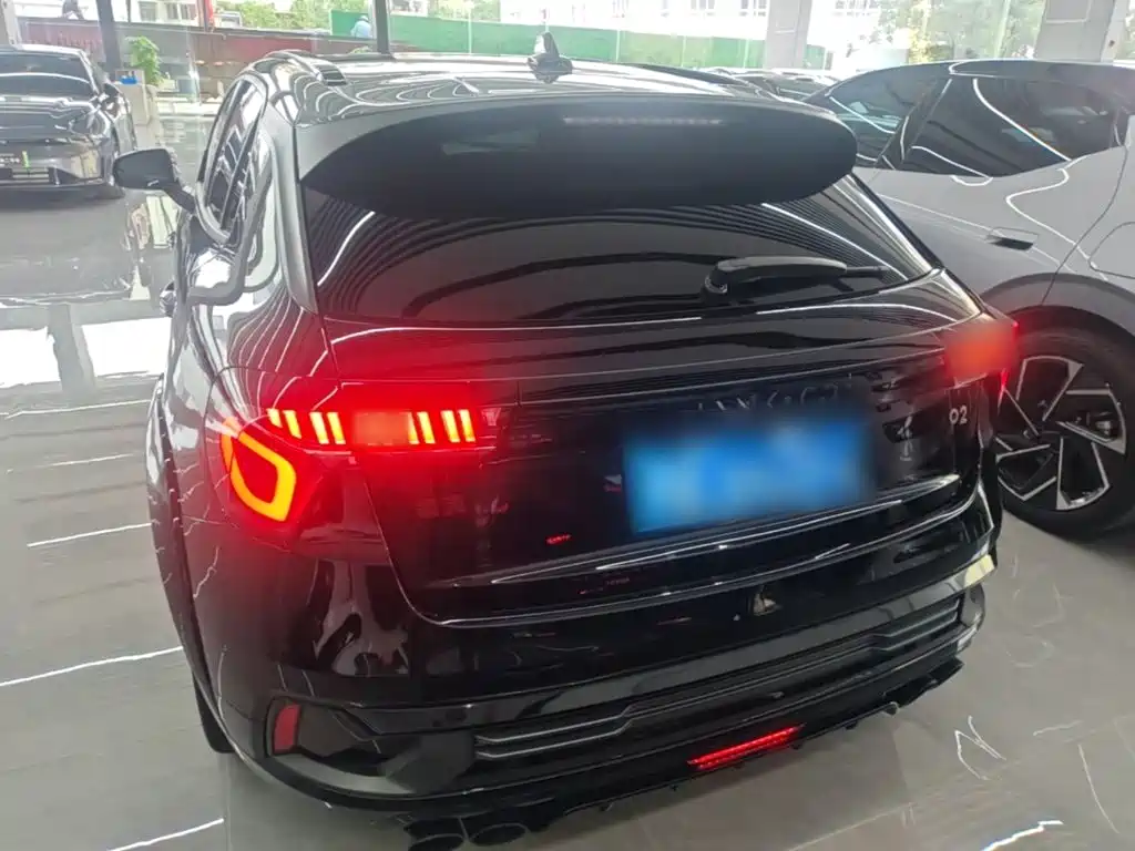 Lynk & Co 02 Hatchback — миниатюра 6